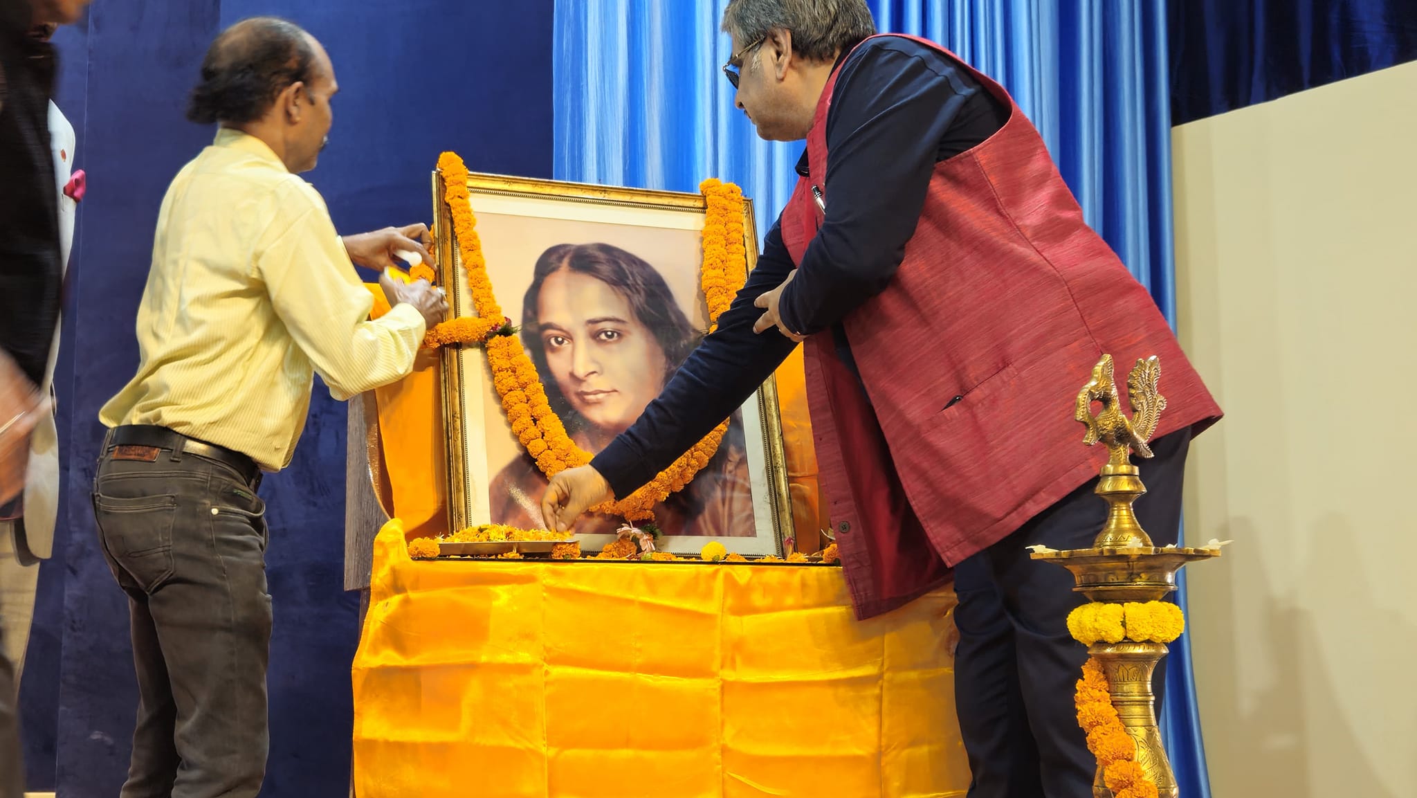 The department president of political science department Prof. Farewell ceremony was organized in honor of Prakash Sahay