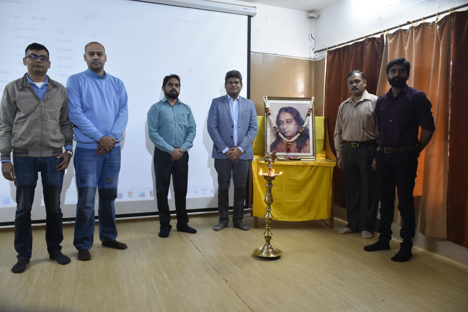 The Department of Business Administration organized a seminar on *Data Analytics* on 11/11/2025.